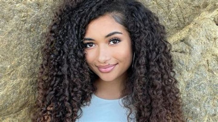 Athena Katoanga ·