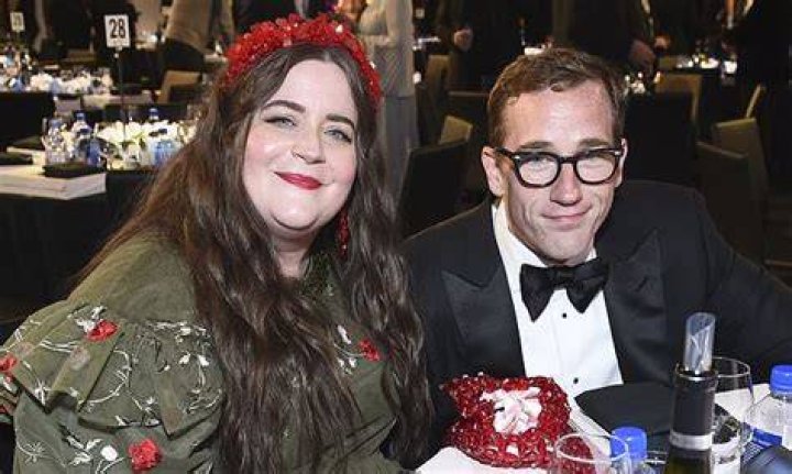SNL Star Aidy Bryant Ties The Knot With Conner O'Malley